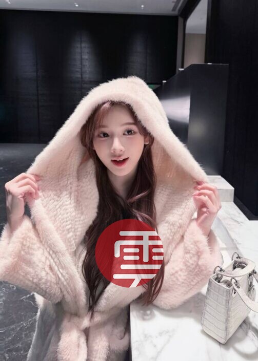娇羞小女友 Chloe